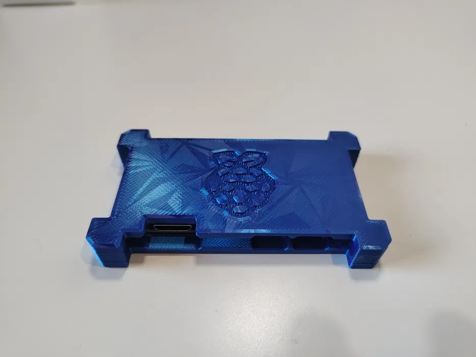 Obudowa Holo Blue do Raspberry Pi w wersji 1.3