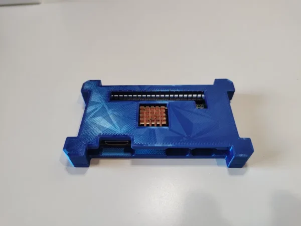 Obudowa Holo Blue do Raspberry Pi w wersji 1.3 - obrazek 5