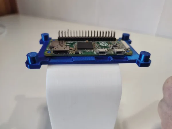 Obudowa Holo Blue do Raspberry Pi w wersji 1.3 - obrazek 4